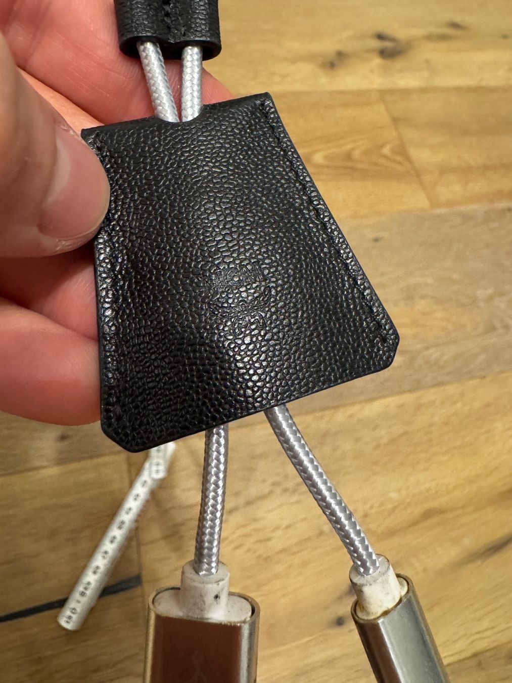 Apple Cavi: Original MCM Iphone charging cable – Usato da Wangen SZ venduto da Rol_20 2
