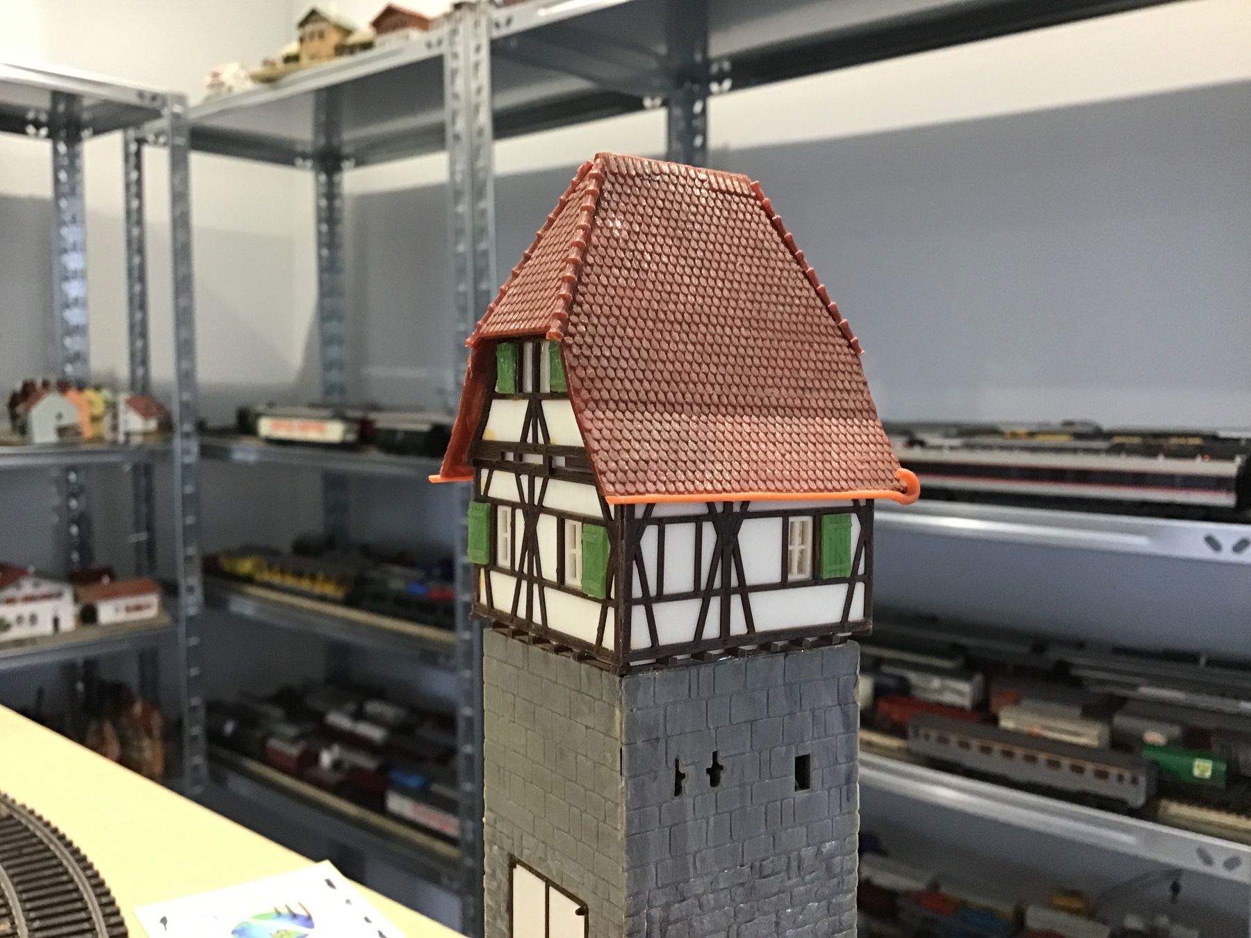 Modellini di ferrovie: Modellbahn SCHLOSSTURM mit Mauer, – Usato da Männedorf venduto da Spezial-Modelle 2
