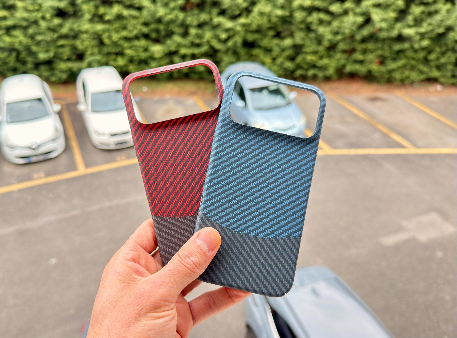 Apple Cover & Protezioni schermo: Coque iPhone 17 Pro Max Fibre Carbone Rigide + Privacy – Nuovo e nell'imballaggio originale da Thônex venduto da Suisse.Shopping 7