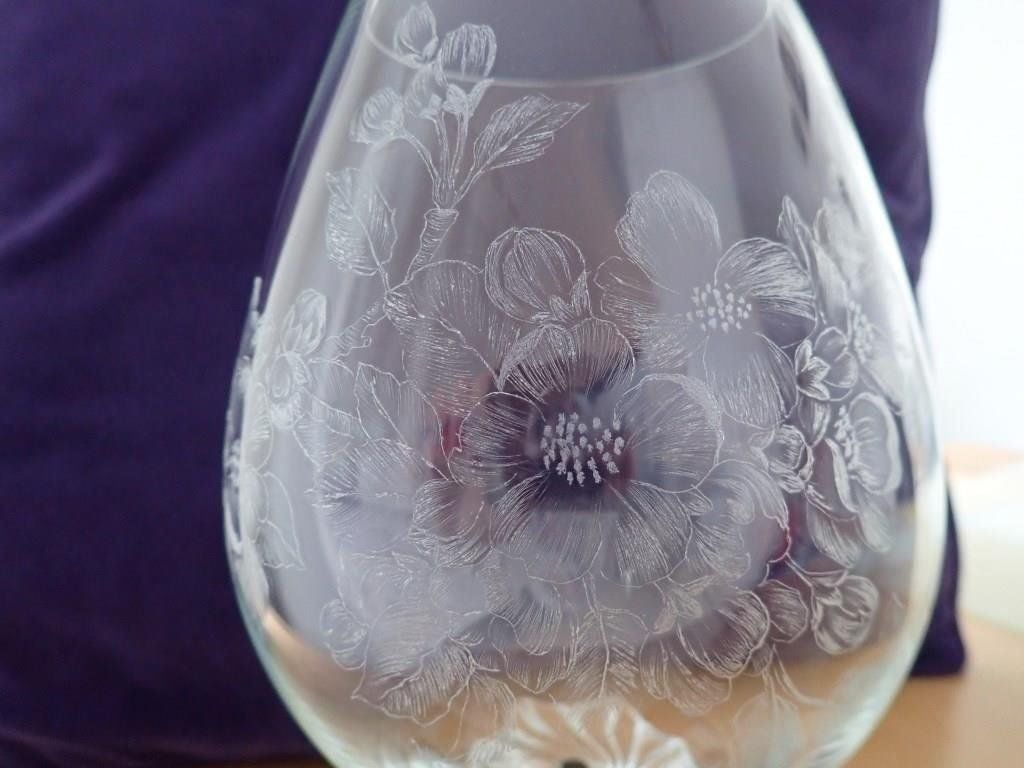 Bicchieri: Grosses Dekoglas mit geritzten Blumen – Nuovo (secondo la descrizione) da Galgenen venduto da Marc98 3