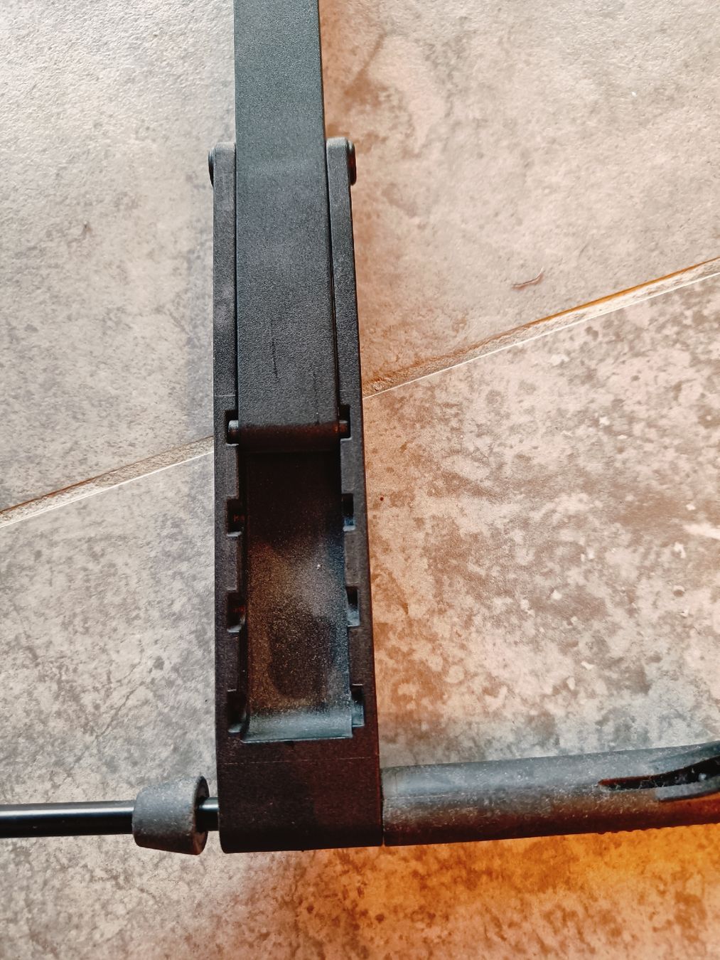 König & Meyer Supporti per strumenti musicali & leggii: Gitarrenständer klappbar – Usato da Zürich venduto da nin_6b6w 3
