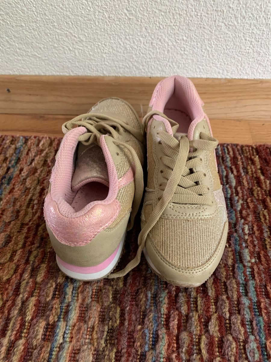 Scarpe per ragazze: Mädchen Turnschuhe Größe 32 – Nuovo (secondo la descrizione) da Aesch ZH venduto da Goonies_1 1