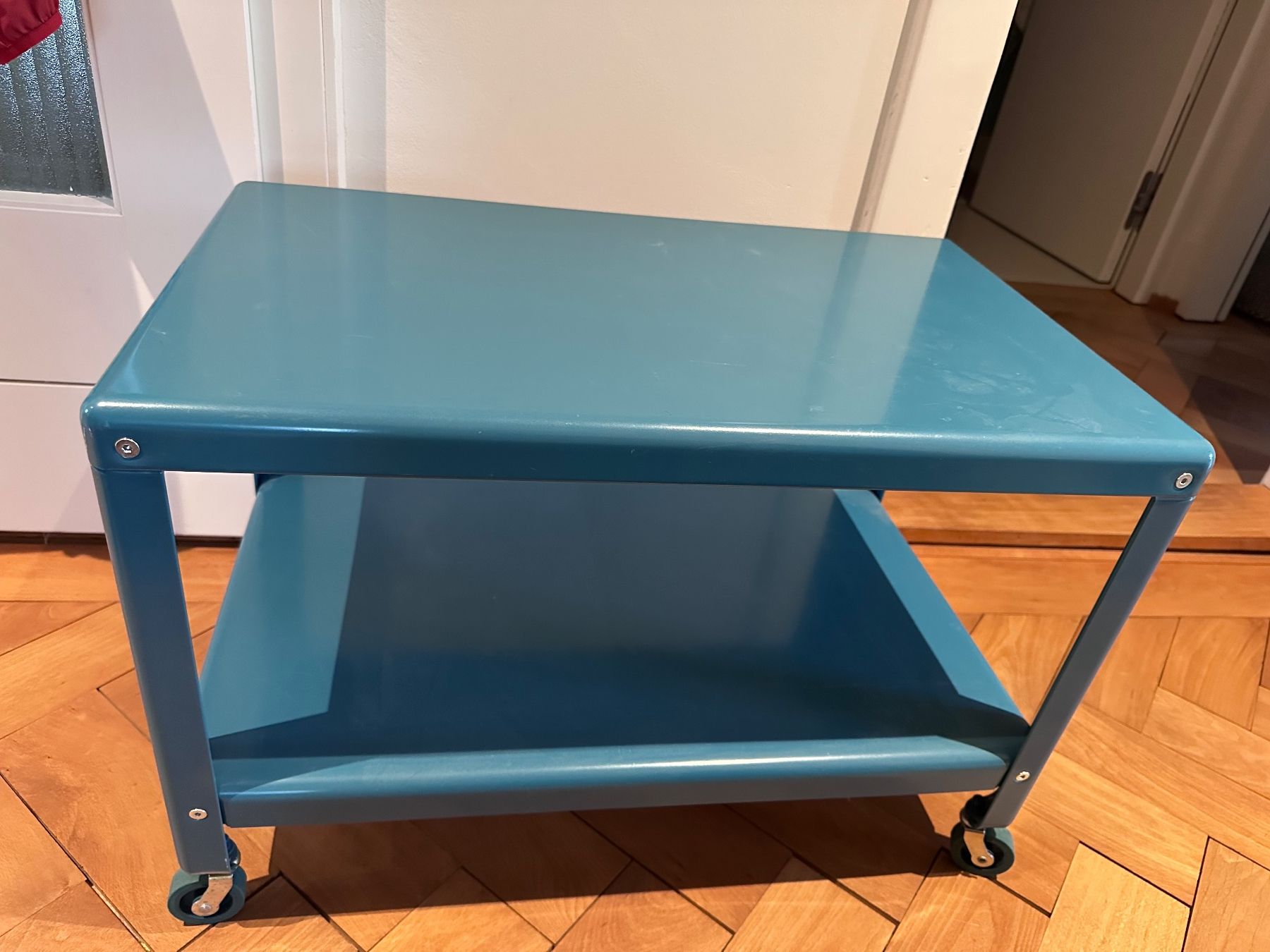 Ikea Beistelltisch bzw Rollwagen (Gebraucht) in Luzern für CHF 1 – nur Abholung auf Ricardo kaufen