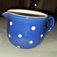 Blauer Milchkrug mit Pünktli - Vintage Keramik