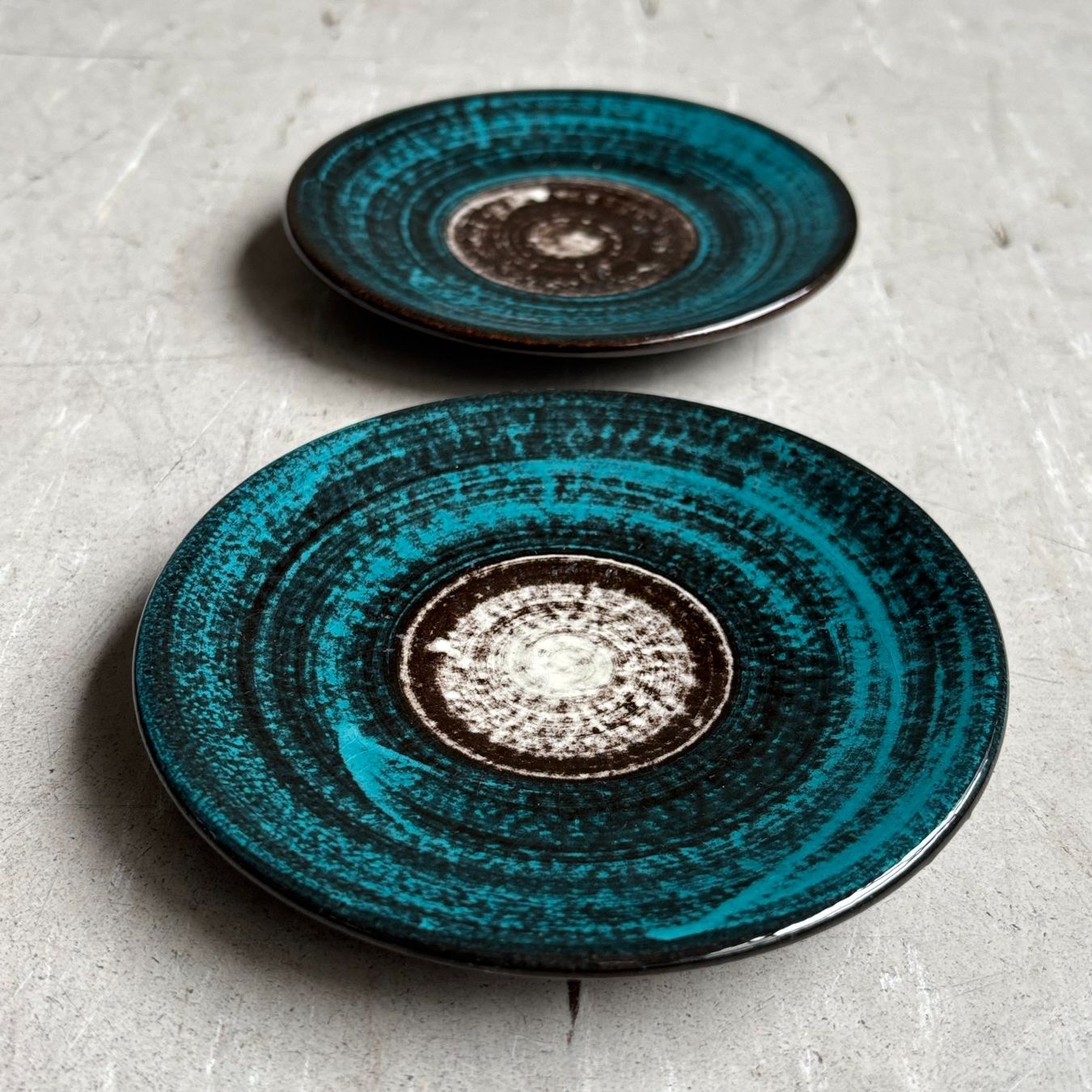 Hugo Kohler Assiettes: 2x Unterteller von Hugo Kohler, Biel, 1960er – D'occasion à Bern par Modern-Era