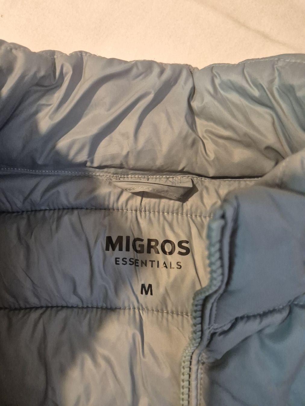Gilet & Giacche senza maniche: Steppweste Migros Essentials hellblau Grösse M neuwertig – Usato da Zürich venduto da Drago670 2