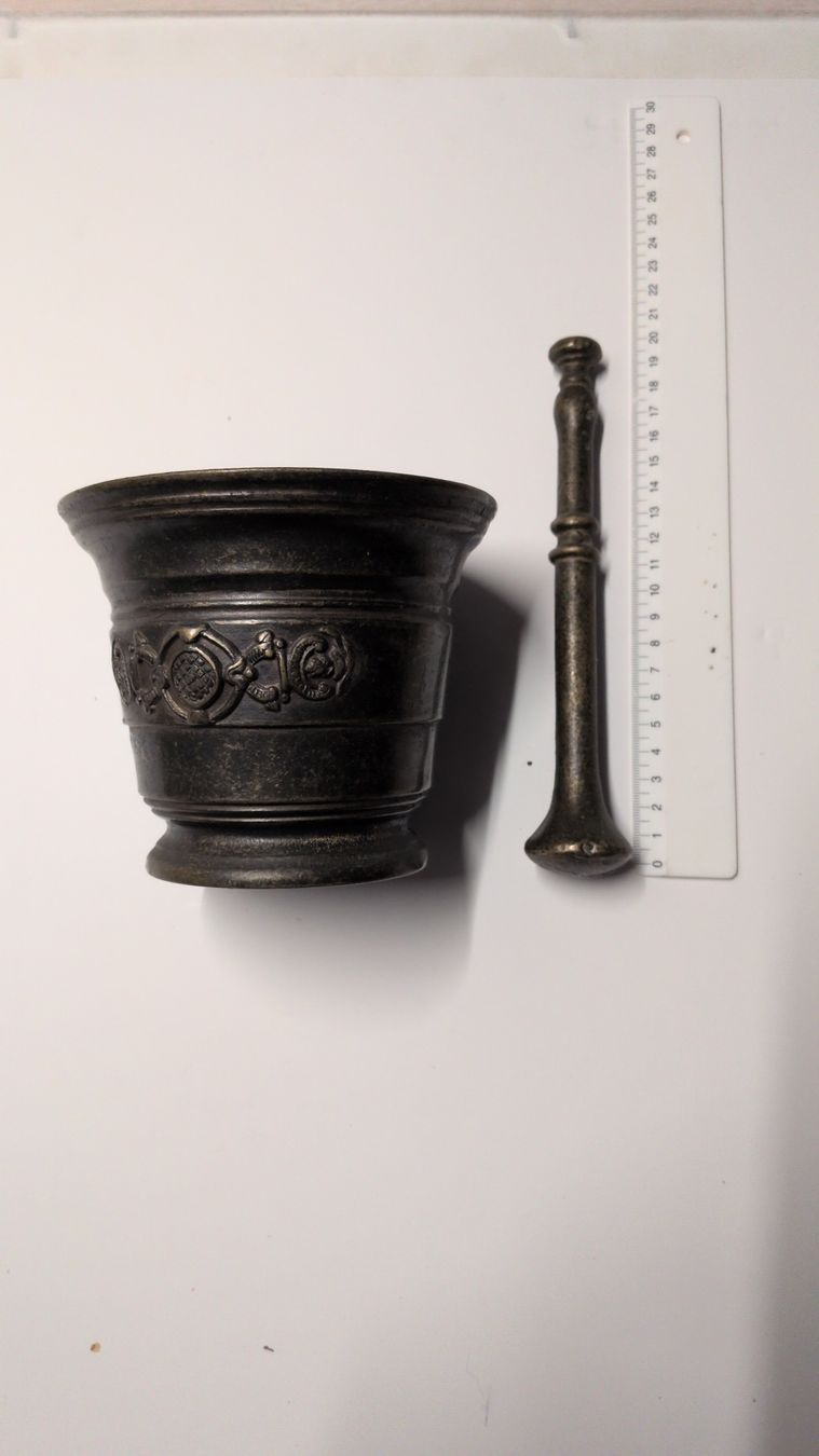 Autres pour cuisiner & mitonner: Mortier ancien avec pilon en bronze état correct – D'occasion à Noville par mod_928h 2
