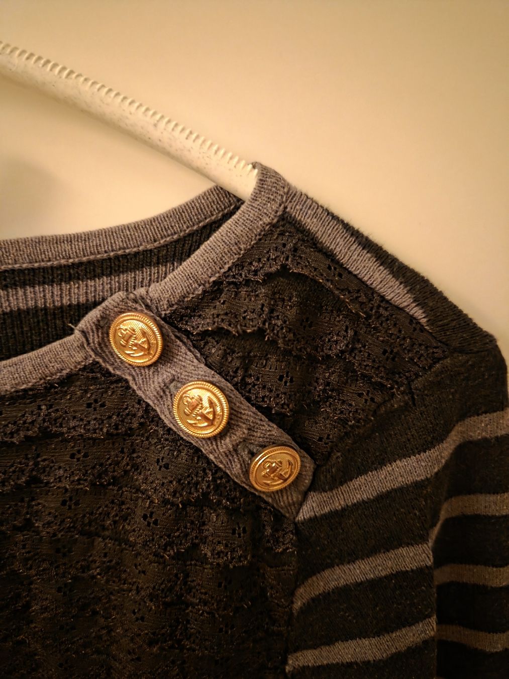 Kookai Maglioni & Felpe: Pull kookai rayé gris et noir – Usato da Lausanne venduto da bor_kwk9 2
