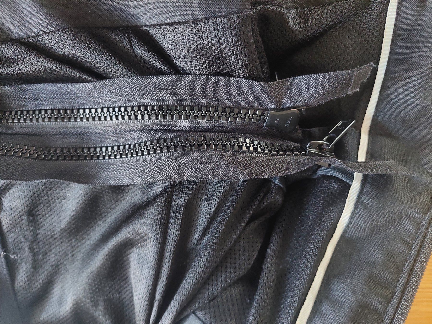 Vanucci Giacche: Vanucci Motorradjacke mit Protektor Gr. 48, Schwarz – Usato da Abtwil AG venduto da kidimagic1 7