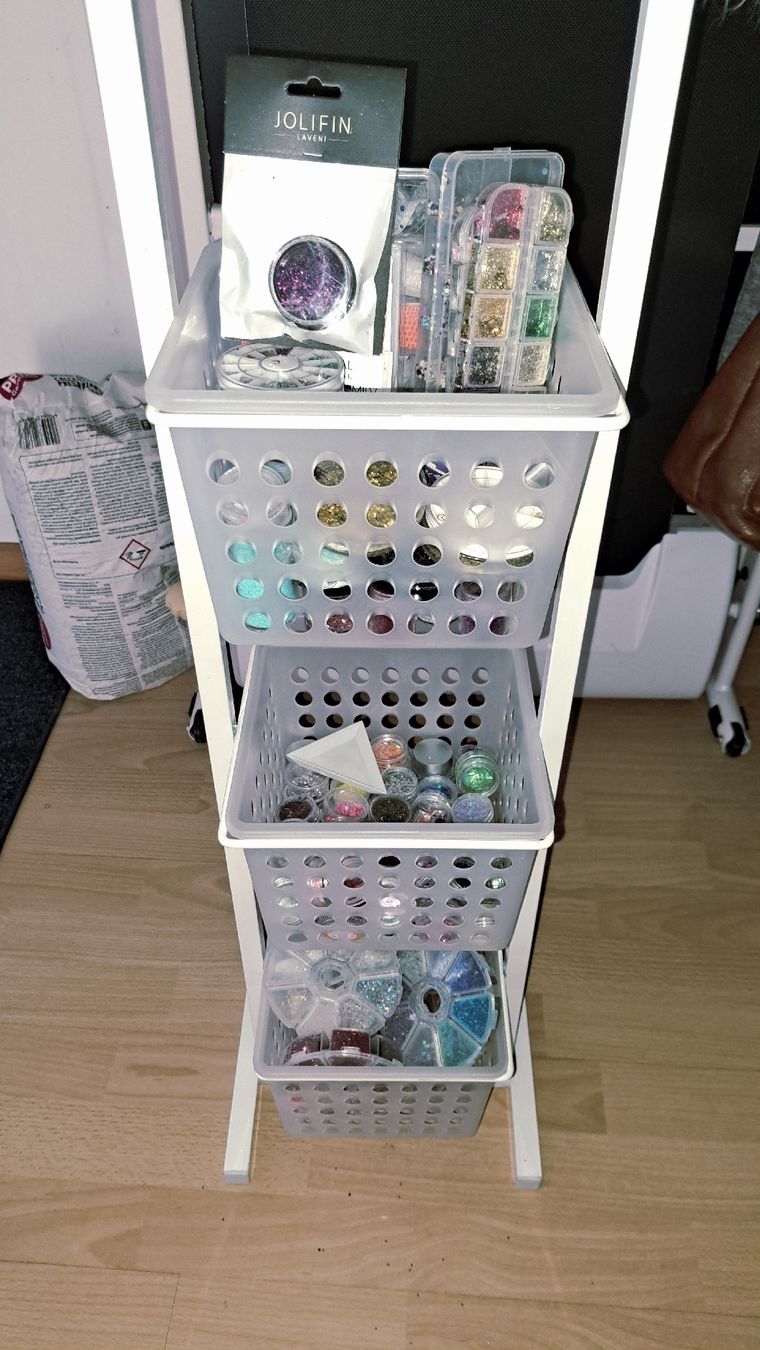 Unghie finte: Gestell mit Nailart – Usato da Büron venduto da ci79 4