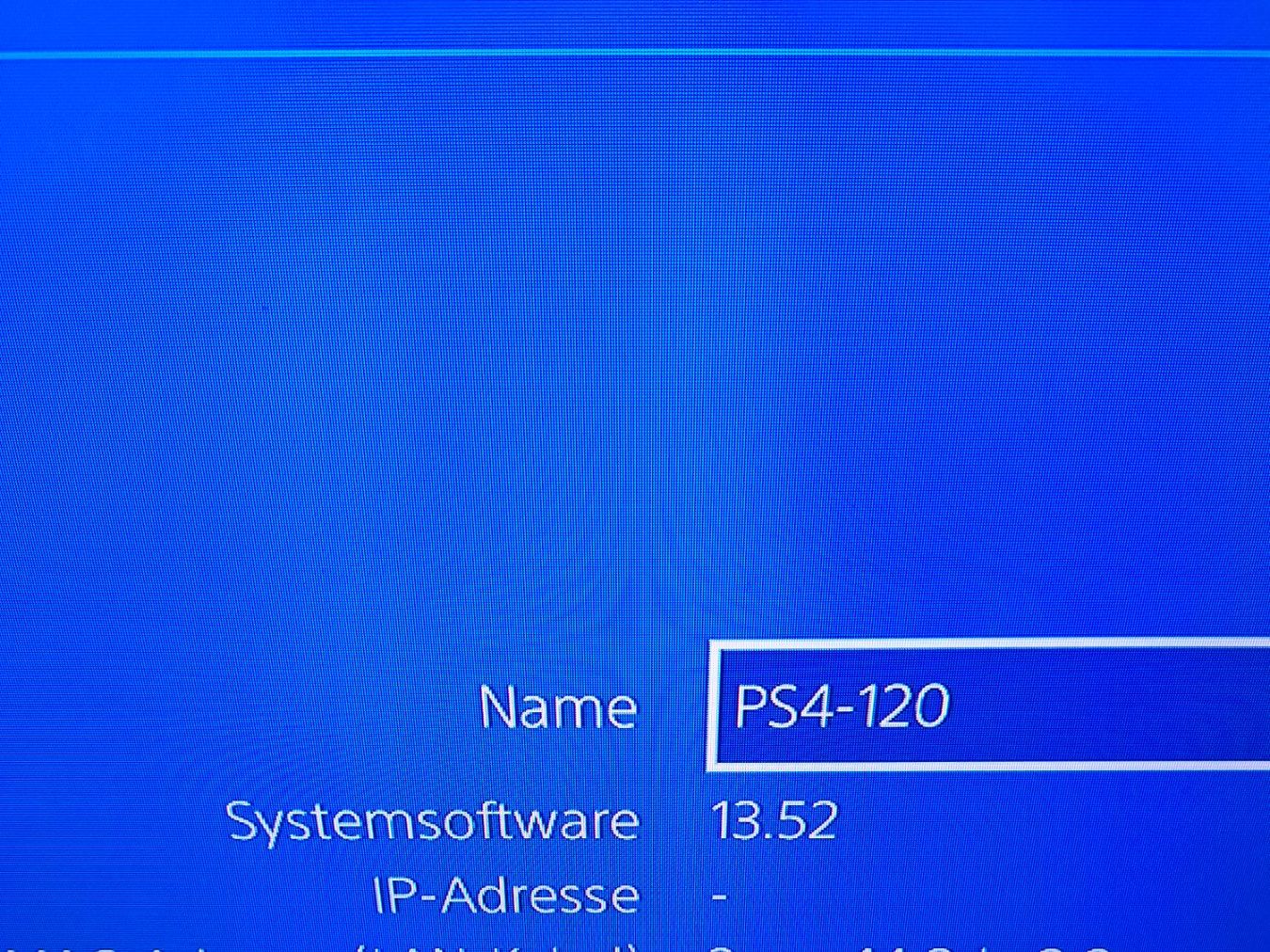 Sony Consoles: PS4 Pro Konsole mit einem Controller – D'occasion à St. Gallen par brat01 7