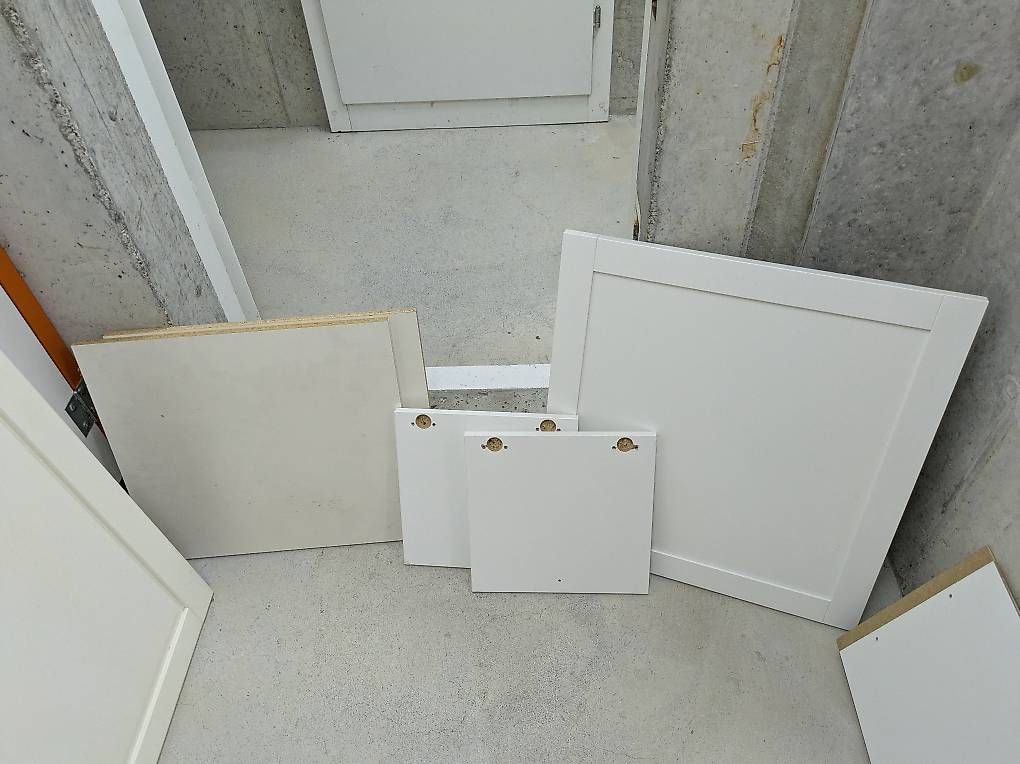 Scaffali: IKEA Ersatzteile & Fronten – Usato da Zürich venduto da JeromeTremblay 1