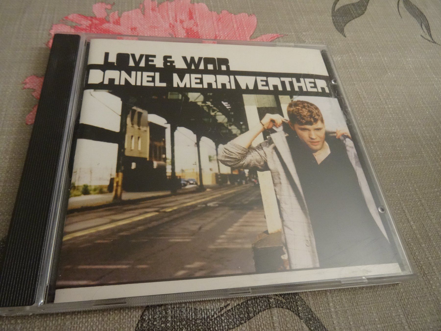 CD: Daniel Merriweather - Love & War CD - – Usato da Olten venduto da Disc-Ausverkauf