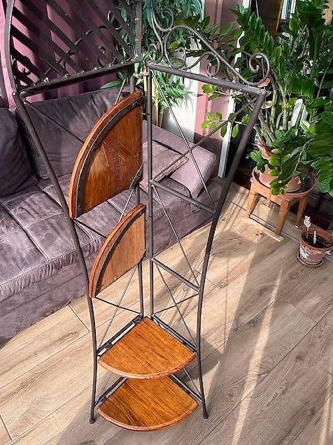 Étagères: Etagère d'angle – D'occasion à Ste-Croix par loupian 4