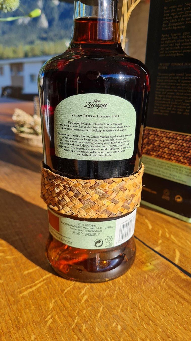 Zacapa Bevande alcoliche: Ron Zacapa Reserva Limitada 2014 – Nuovo e nell'imballaggio originale da Ilanz venduto da uvina 2