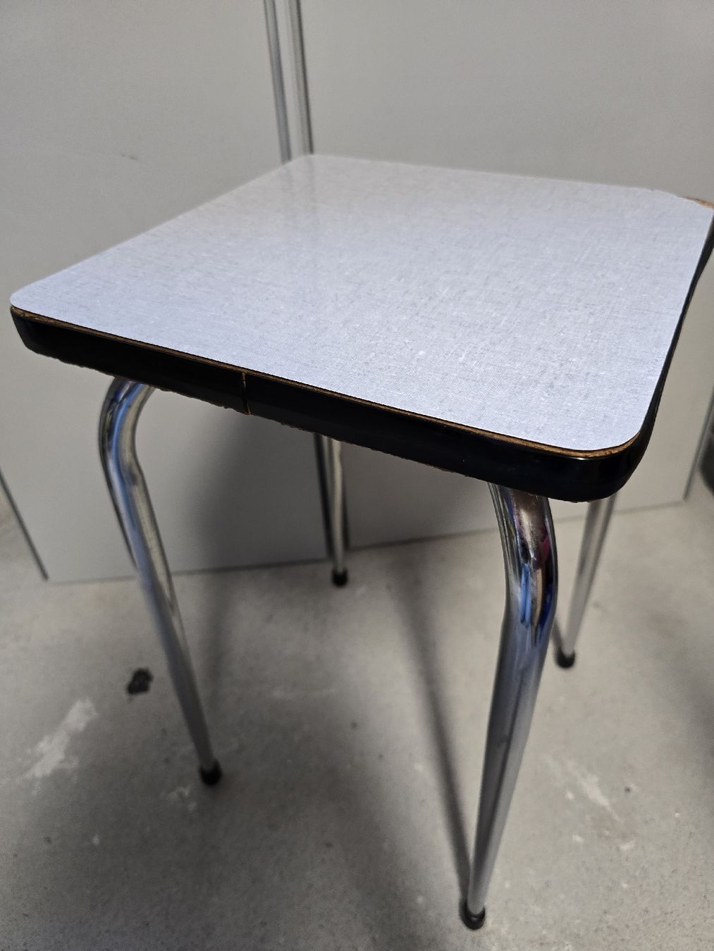 Sgabelli: Küchentaburett Hocker Küchenhocker Tabouret, vintage – Usato da Zofingen venduto da Loop_ReSale 2