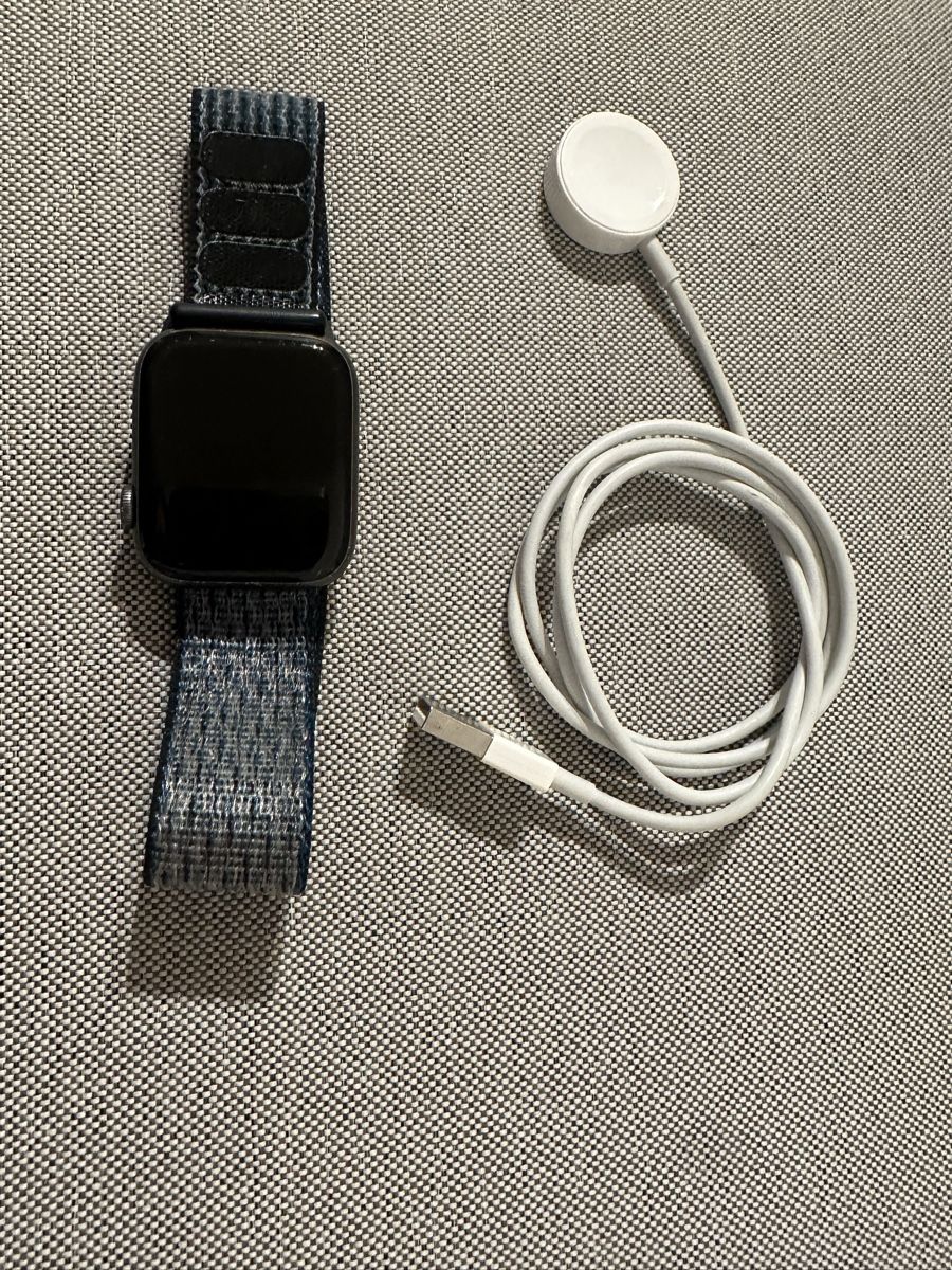Apple Smartwatch: Apple Watch Series 4, 44mm – Usato da Aegerten venduto da Bartlii