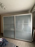 Grosser Pax Kleiderschrank mit Schiebetüren, Top Zustand!