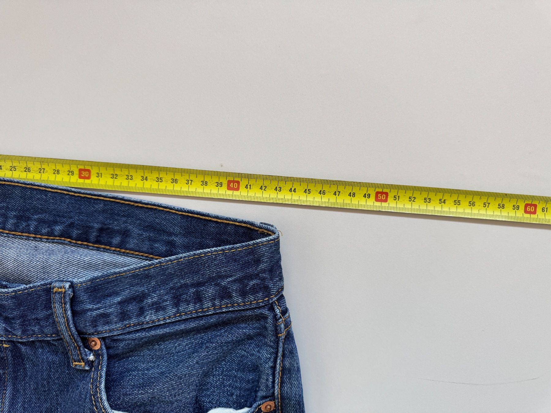 Levi's Jeans: Levis 501 denim W36 L32 from 2016 Red Tab – Usato da Neuchâtel venduto da _Easy_to_Find_ 4