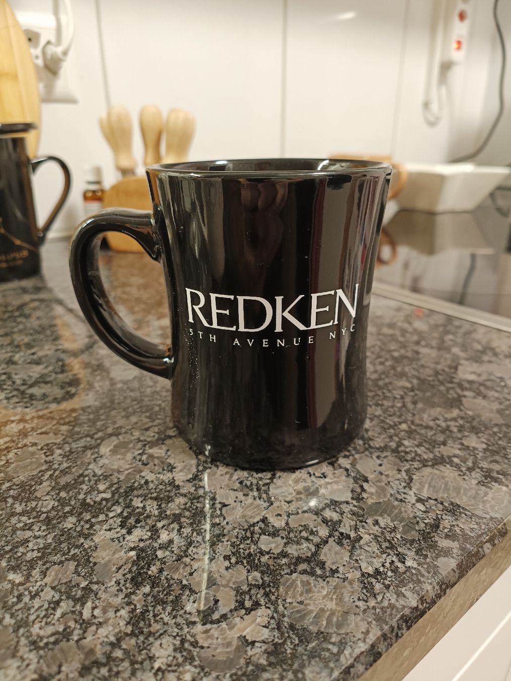 Tazze: REDKEN Tasse – Usato da Muri AG venduto da Mupuputs
