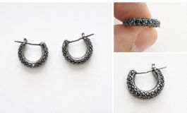 Swarovski Creolen – Silberfarben mit dunklen Kristallen