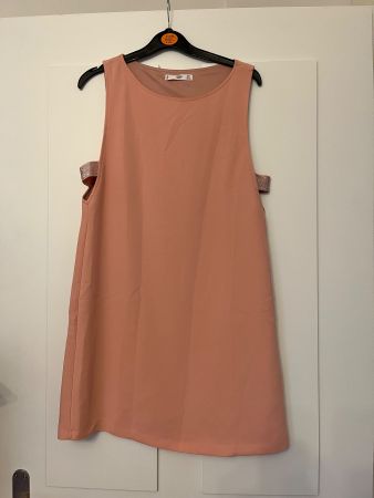 Kurzes Kleid mit tollem Armausschnitt, size S