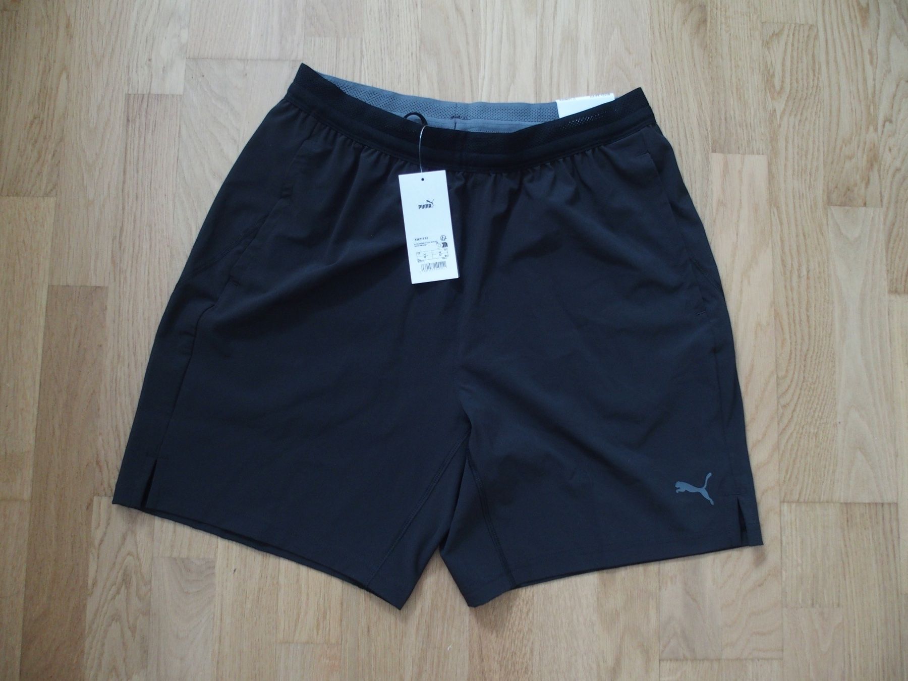 Pantaloni: Puma Sportshorts fabrikneu Tech Train Regular – Nuovo e nell'imballaggio originale da Bern venduto da not_zw89
