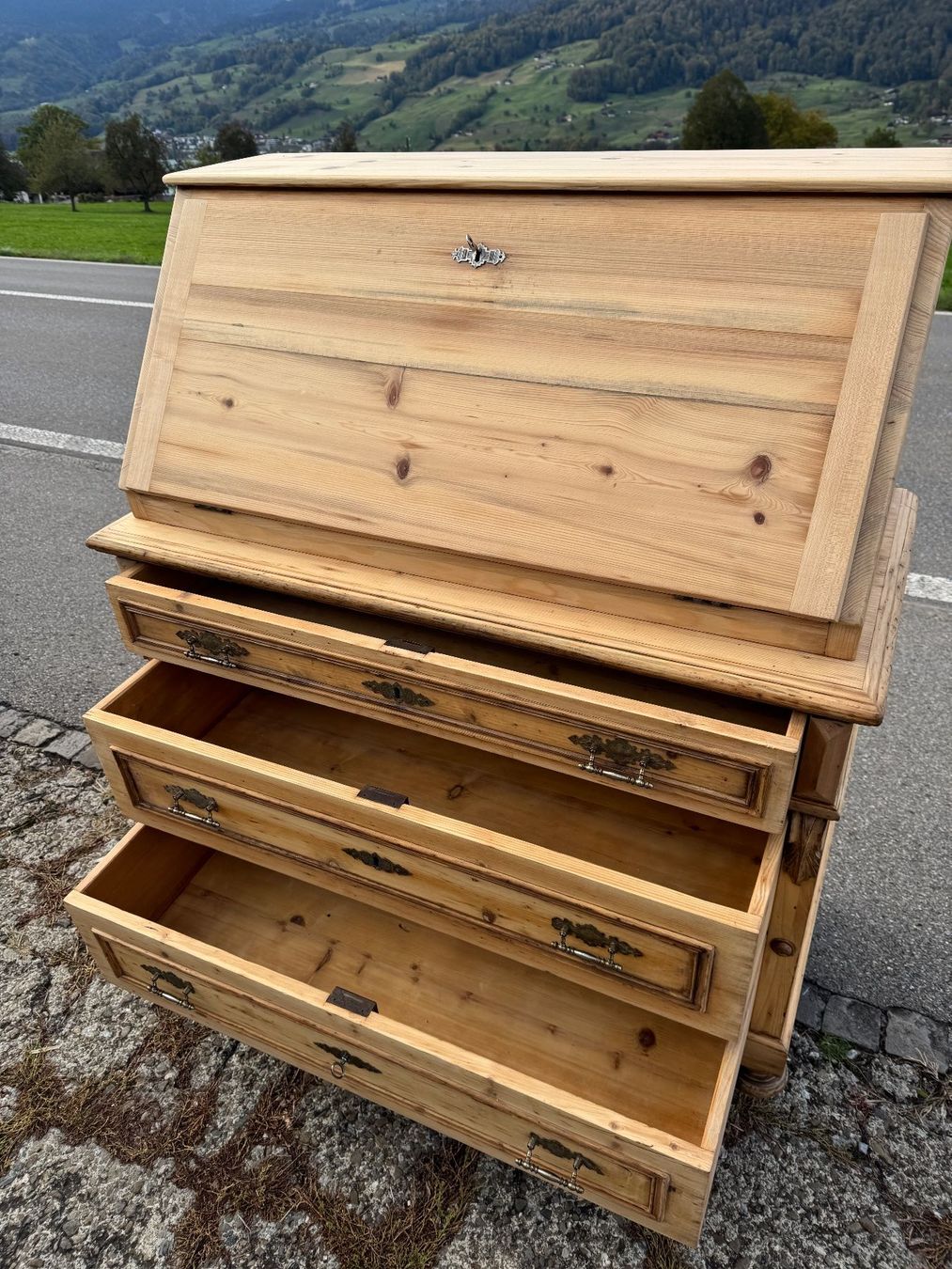 Kommoden: Schreibkomode  Holz mit Schubladen – Gebraucht aus Sachseln von BONATI01 5