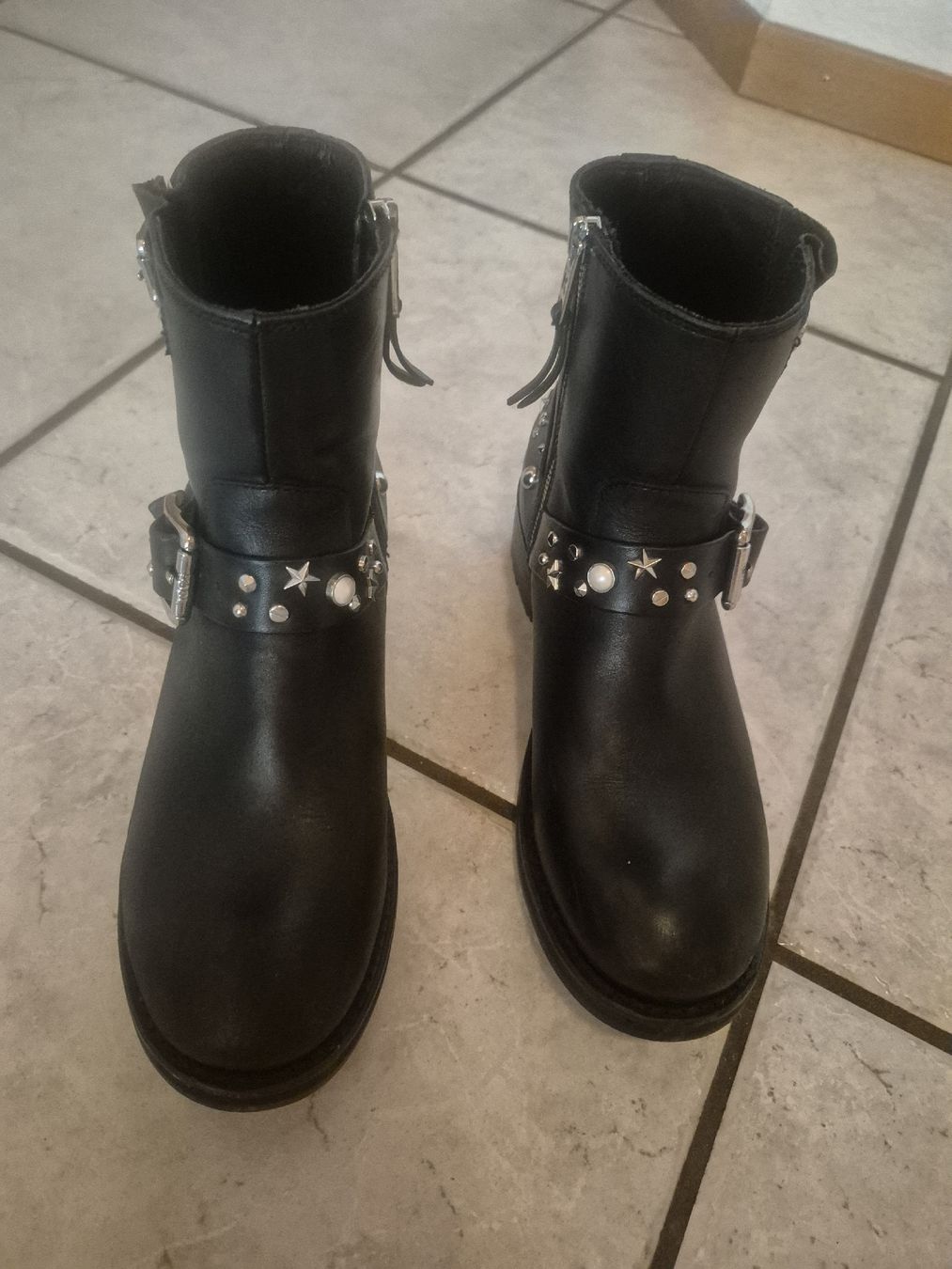 Karl Lagerfeld Scarpe da donna: Bottes Karl Lagerfeld noires taille 39 – Usato da Corgémont venduto da kri_7bvw