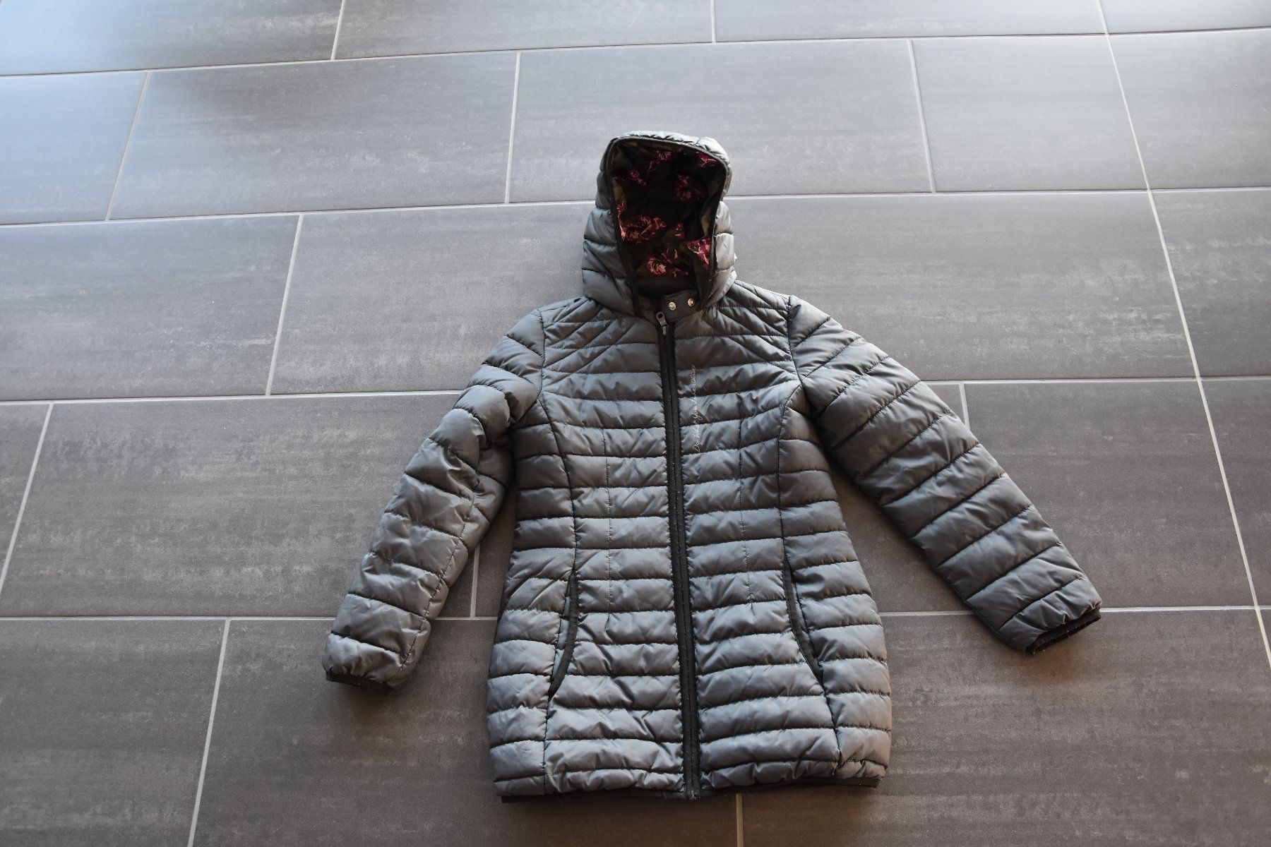 Vestes & Manteaux: Steppmantel  Mädchen, s.Oliver, Gr 140 – D'occasion à Sins par dsto