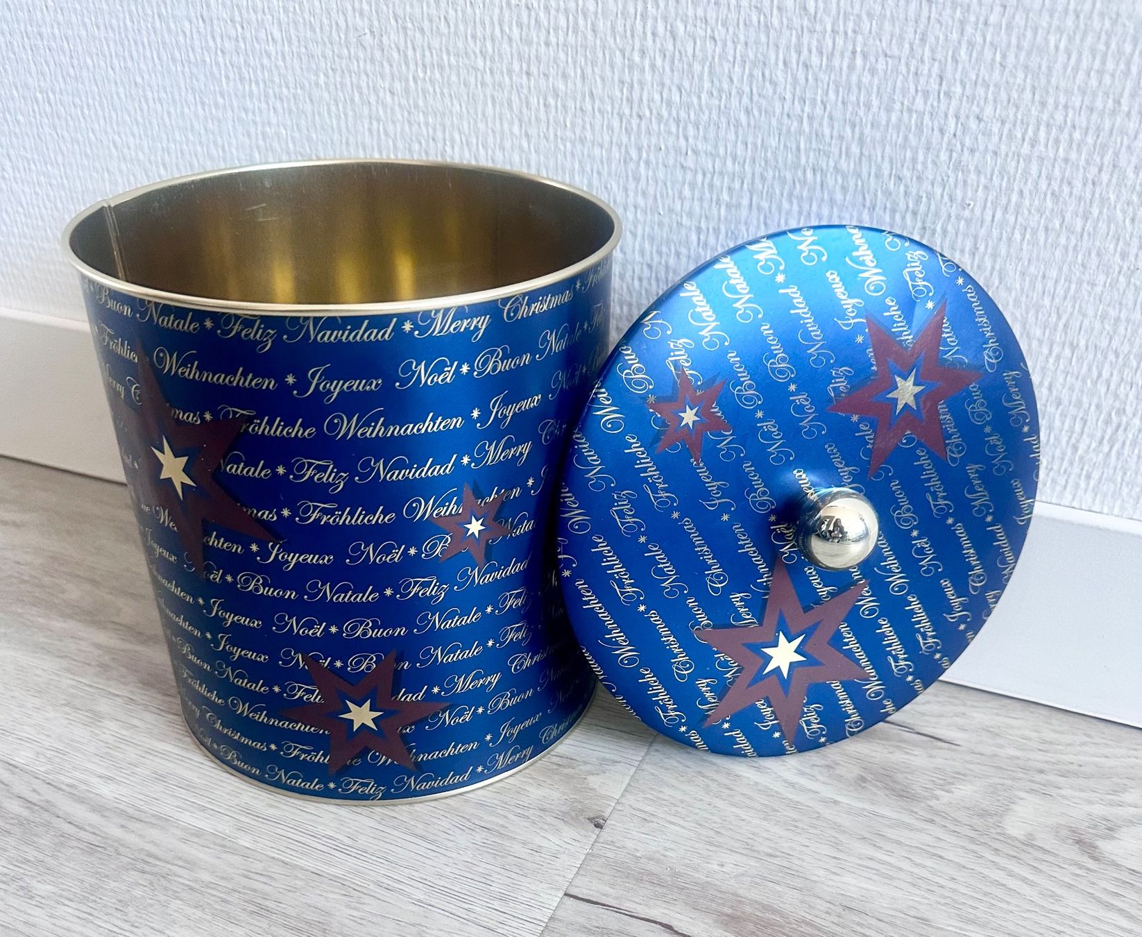 Tutte le decorazioni: Blechdose Keksdose mit Knauf Guezlidose blau gold – Usato da Rickenbach b. Wil venduto da sunneschii_