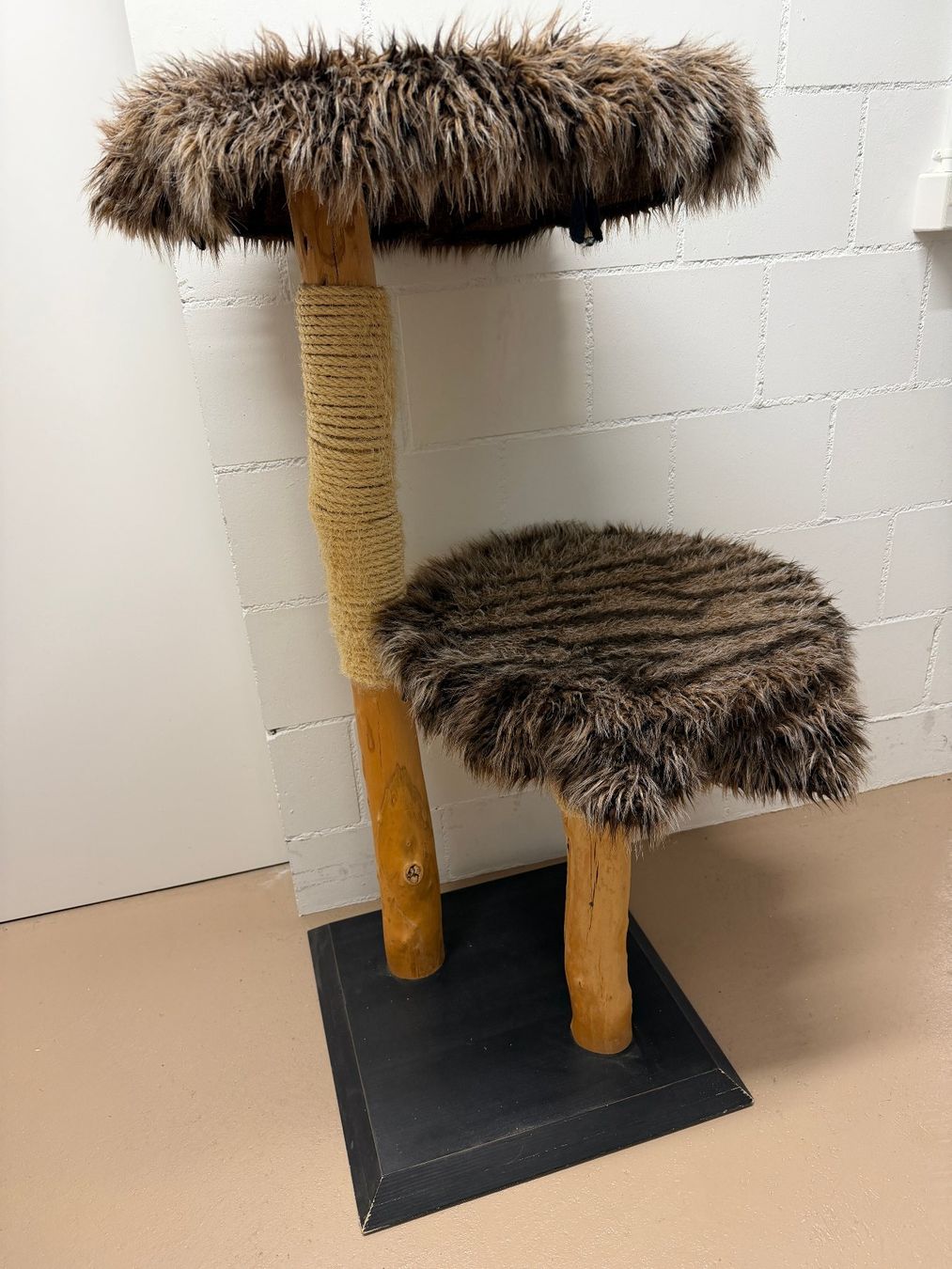 Tiragraffi: Katzenbaum / Kratzbaum Echtholz "Natur", 112cm – Usato da Villmergen venduto da Buez 1