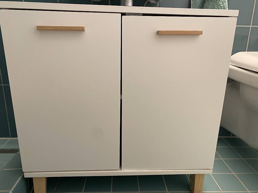 Mobili per bagno: Lavabomöbel / Badezimmerunterschrank  – Usato da Bern venduto da EdelweissA09