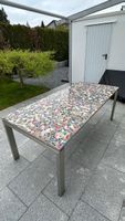 Grosse Gartentisch mit Mosaikplatte, Top Zustand!