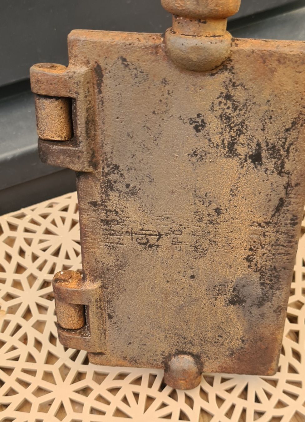 Teglie da forno: Fer à bricelet ancien. – Usato da Estavayer-Le-Lac venduto da limo-nade 2