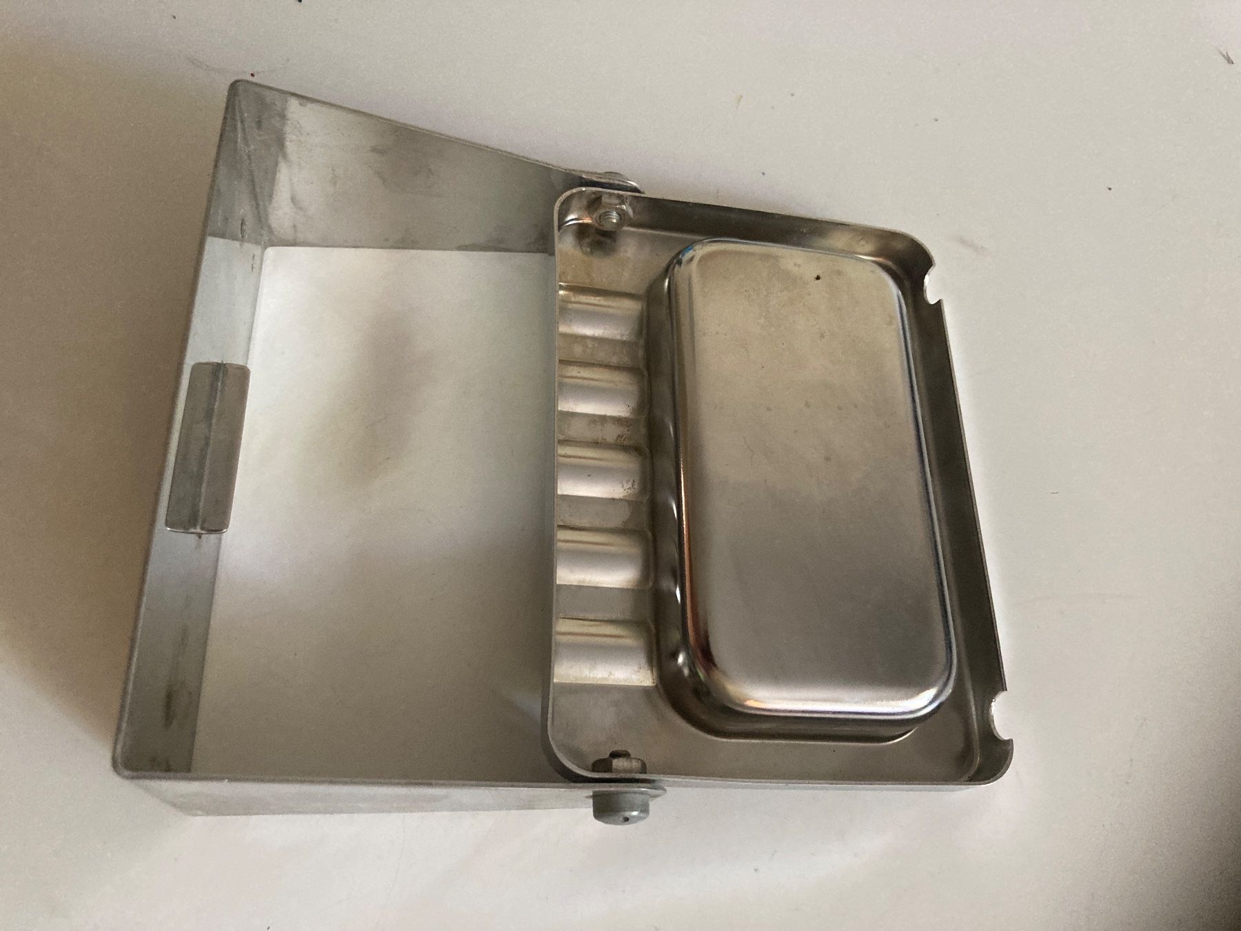 Aschenbecher: Wand-Aschenbecher aus Chromstahl – Gebraucht aus Zürich von Chaeffeler 2