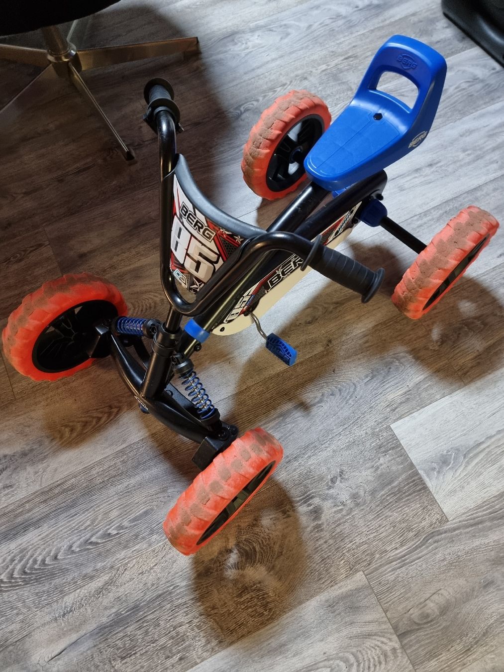 Veicoli per bambini: Das BERG Buzzy Nitro Tretauto von 2 bis 5 – Usato da Erschwil venduto da hexeraus 2