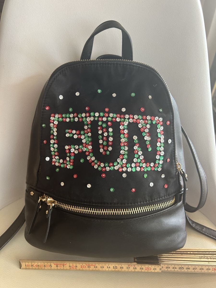 Maddison Rucksäcke: Rucksack schwarz Marke Maddison mit "FUN" Strass  – Gebraucht aus Röschenz von c_k_wj8r