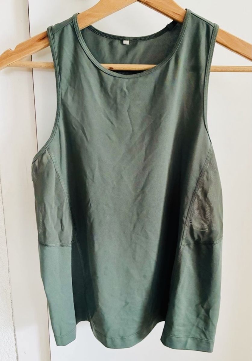 H&M Tops: H&M Move Top – Gebraucht aus Horgen von sophiaric 1