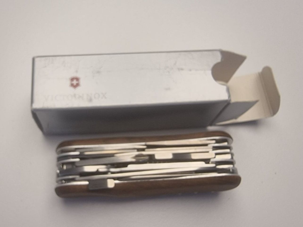 Victorinox Coltelli tascabile: Victorinox Evolution S557 Wood – Nuovo e nell'imballaggio originale da Unterägeri venduto da Albi1975 1