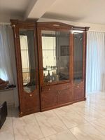 Grosser Vitrinenschrank Holz dunkel gebraucht