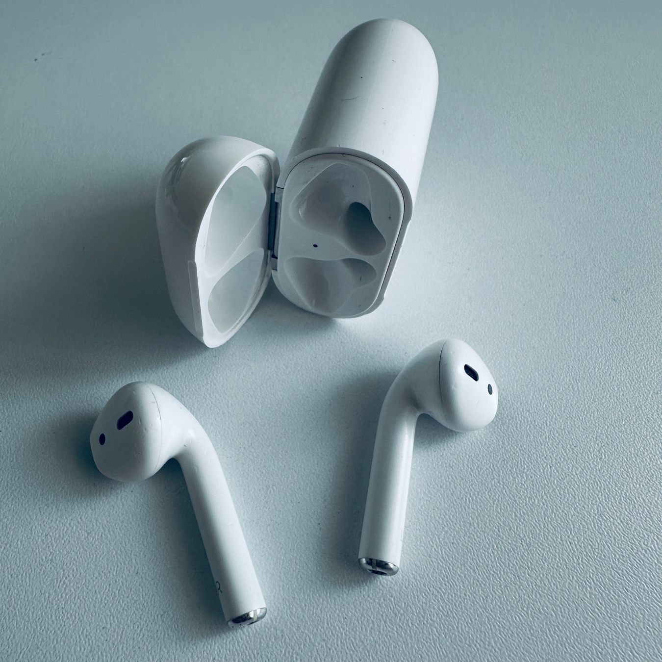 Apple Cuffie: Original Apple AirPods 2 Kopfhörer Wireless Lightning Kabel – Usato da Basel venduto da MY.AIRPODS.SHOP 5