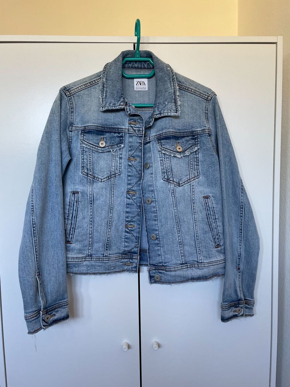 Zara Giacche: Zara Jeansjacke, Grösse M – Usato da Basel venduto da Robyn20