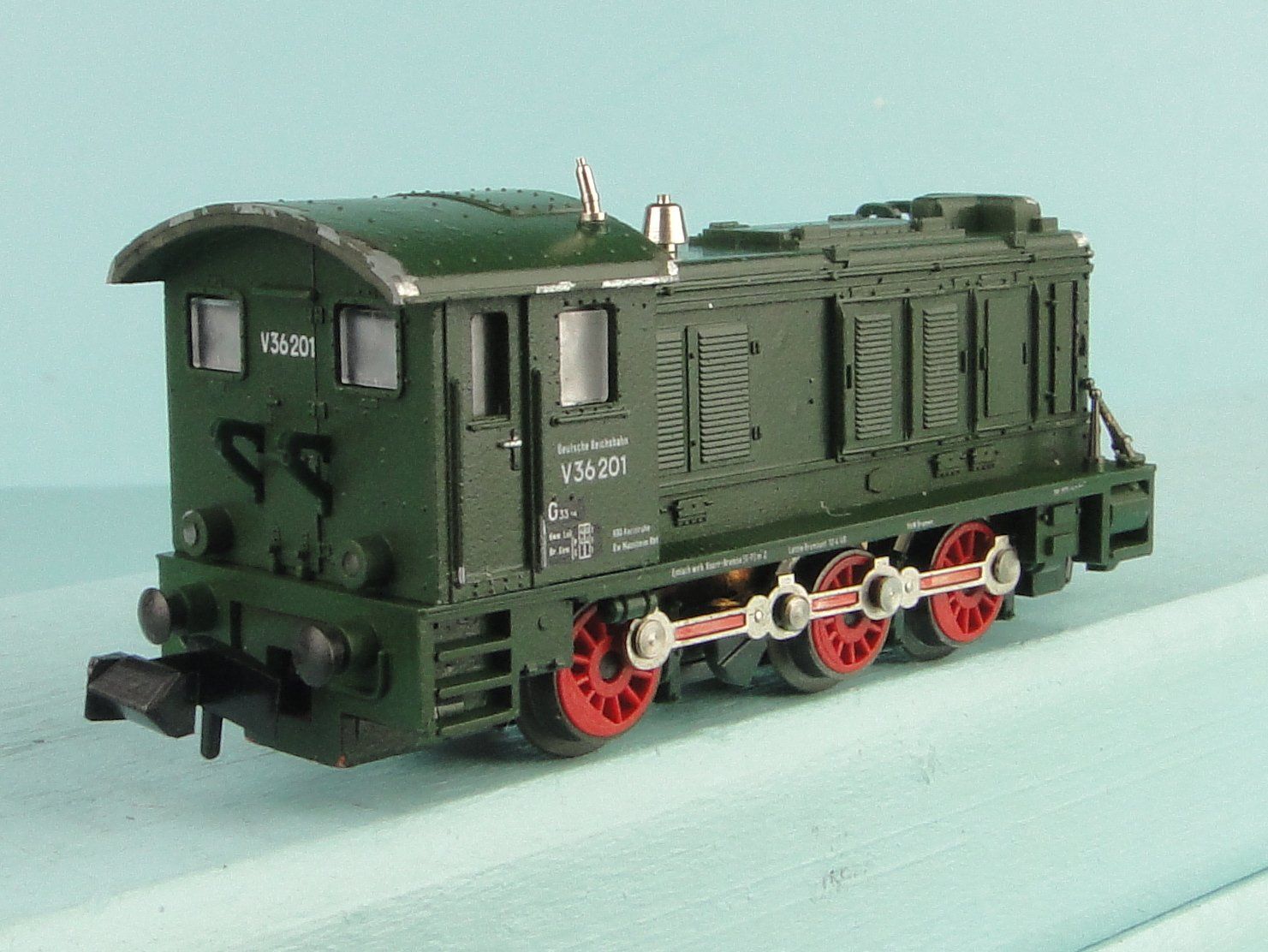 Arnold Modellini di ferrovie: Minitrix V 36 DB  Diesellokomotive – Usato da Bülach venduto da Albitrain