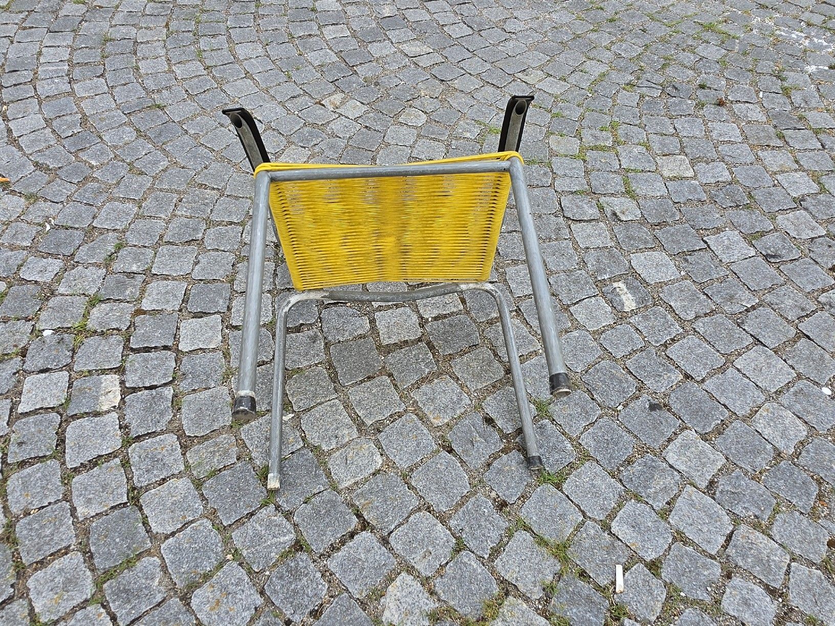 Sedie: Stuhl Metall gelb gebraucht.  – Usato da Mettlen venduto da elios0888 7