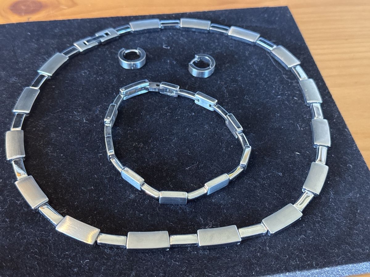 Catenine: Schmuck aus Edelstahl – Usato da Uetendorf venduto da Bruno919999999