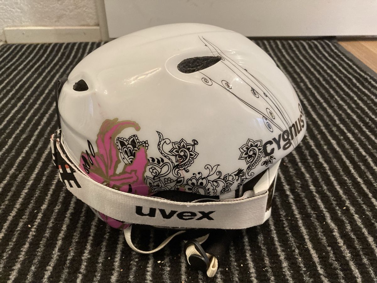 Helme: Kinderskihelm Cygnus mit Uvex Brille – Gebraucht aus Nänikon von Monschgal