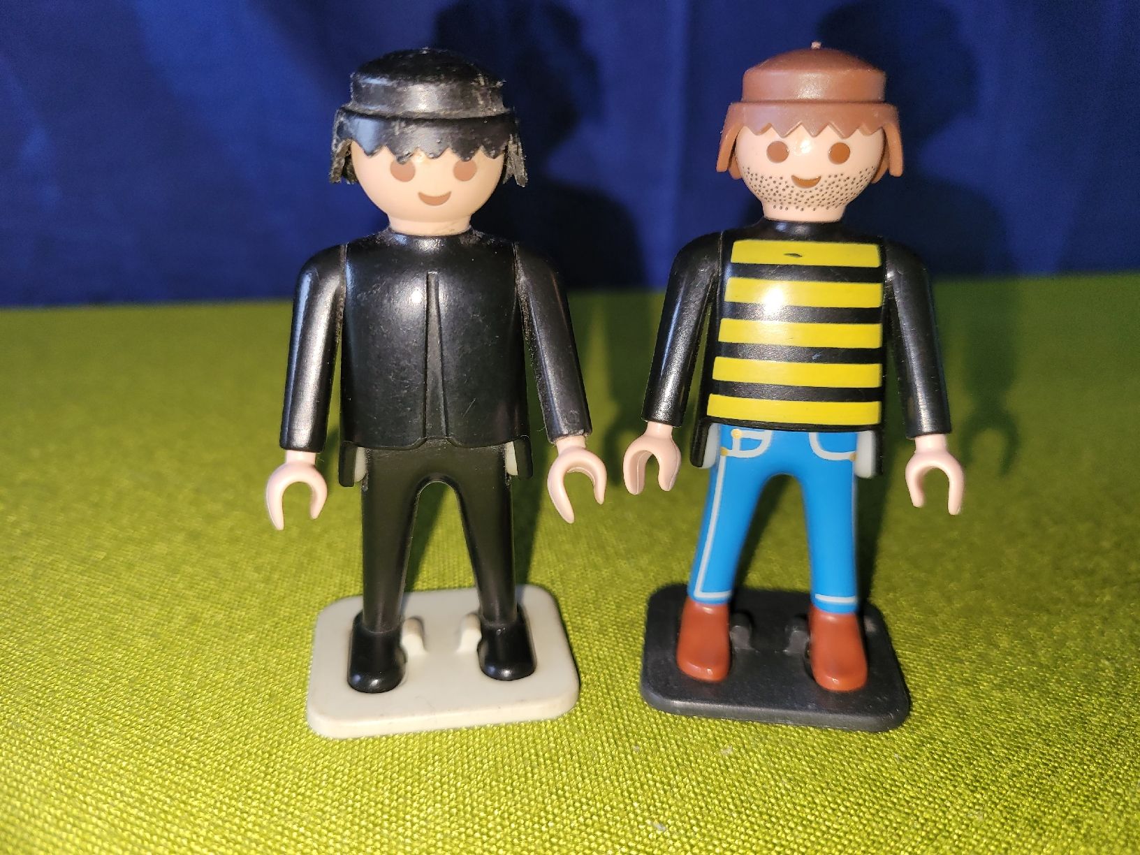 Playmobil Giocattoli: Playmobil Figurenständer F92 – Usato da Aarberg venduto da Fink010 1