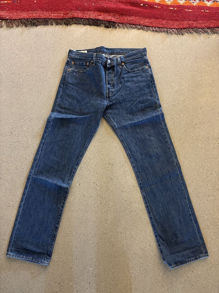 Levi's Jeans: Levi's Jeans Straight – Neuf (Voir description) à Schlieren par lau_jvz6