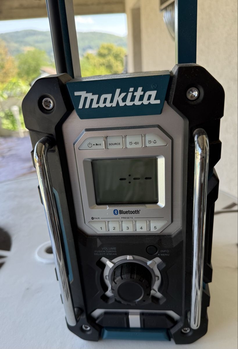Radios: Makita DMR 108 Baustellenradio Bluetooth  – Neu (gemäss Beschreibung) aus Reinach BL von Jjeanluc
